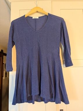 Ginger G navy light weight tunicy top, three quarter sleeves, long, size M